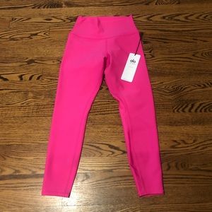 Alo Yoga Airlift 7/8 Pink Legging size small NWT